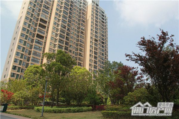 荆门长龙·中央公园小区实景.jpg