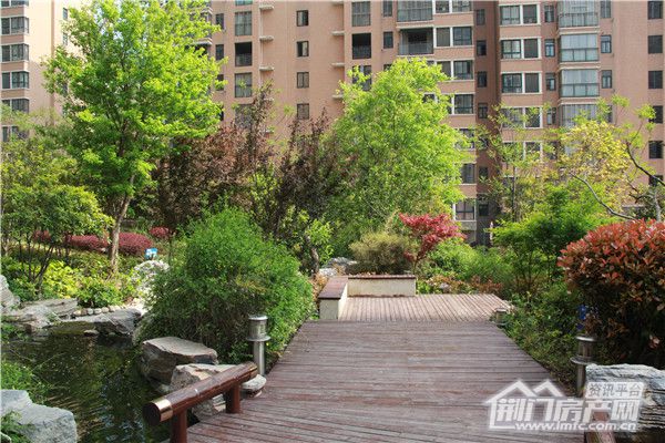 荆门长龙·中央公园小区实景.jpg