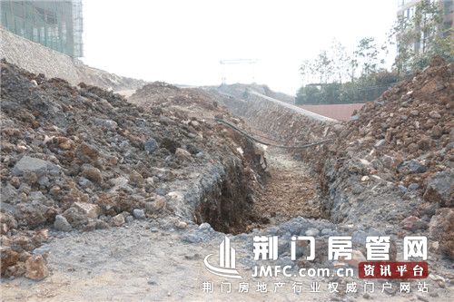 荆门香格里拉挖下水管道