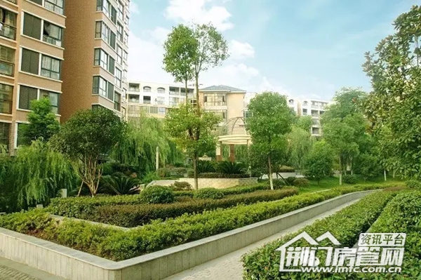 长龙·中央公园参选“十佳园林小区”实景图