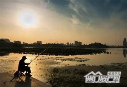 湖边垂钓.jpg