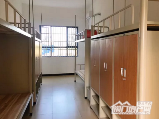 龙泉中学南校实景照