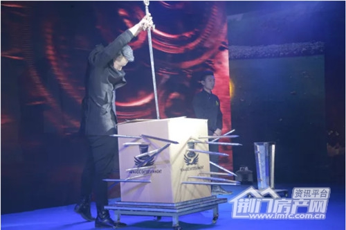 翡翠·公馆魔幻秀表演现场.jpg