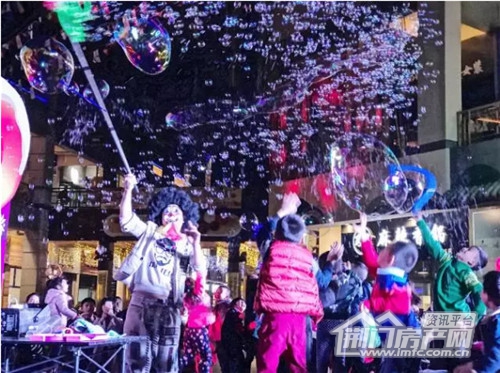 荆门万达广场千人火锅宴.jpg