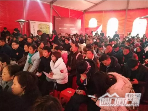 翡翠公馆开盘现场.jpg