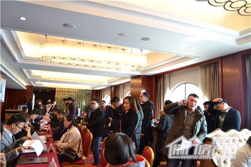 华鸿嘉信荆门区域招聘会现场.jpg